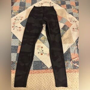 ALO Yoga Dark Green Camouflage Leggings